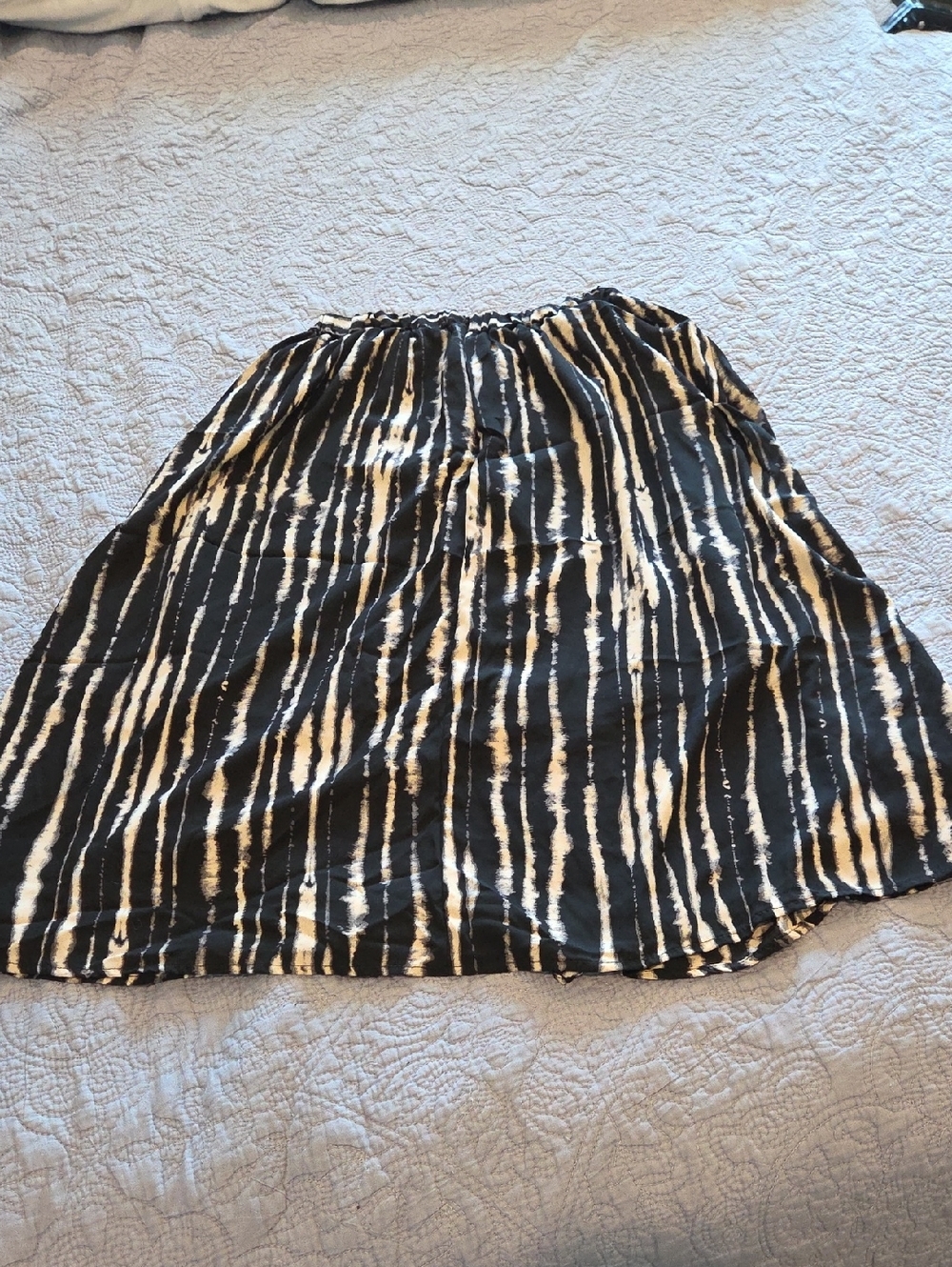painted threads Black and Cream Striped A-Line Skirt Size L! - Picture 5 of 8